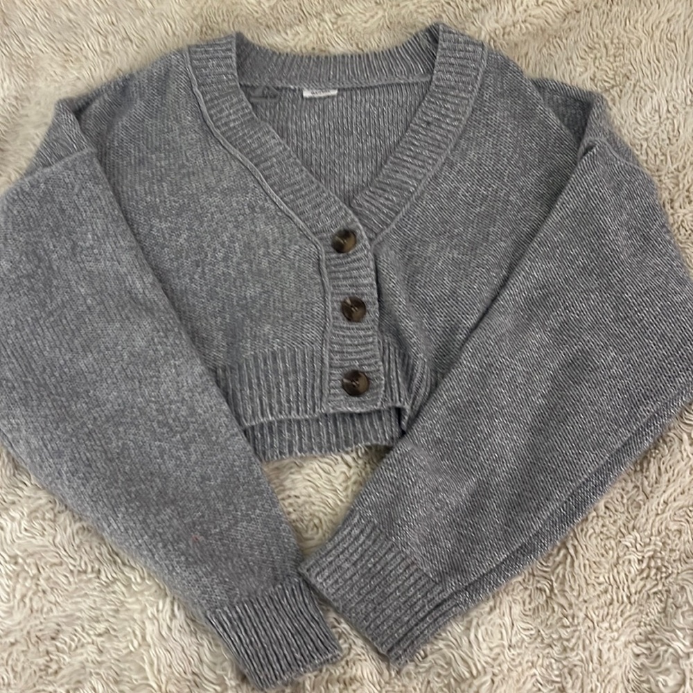Garage crop button up